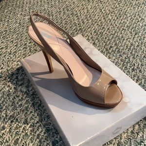 Miss America Nude Peep Toe Pump